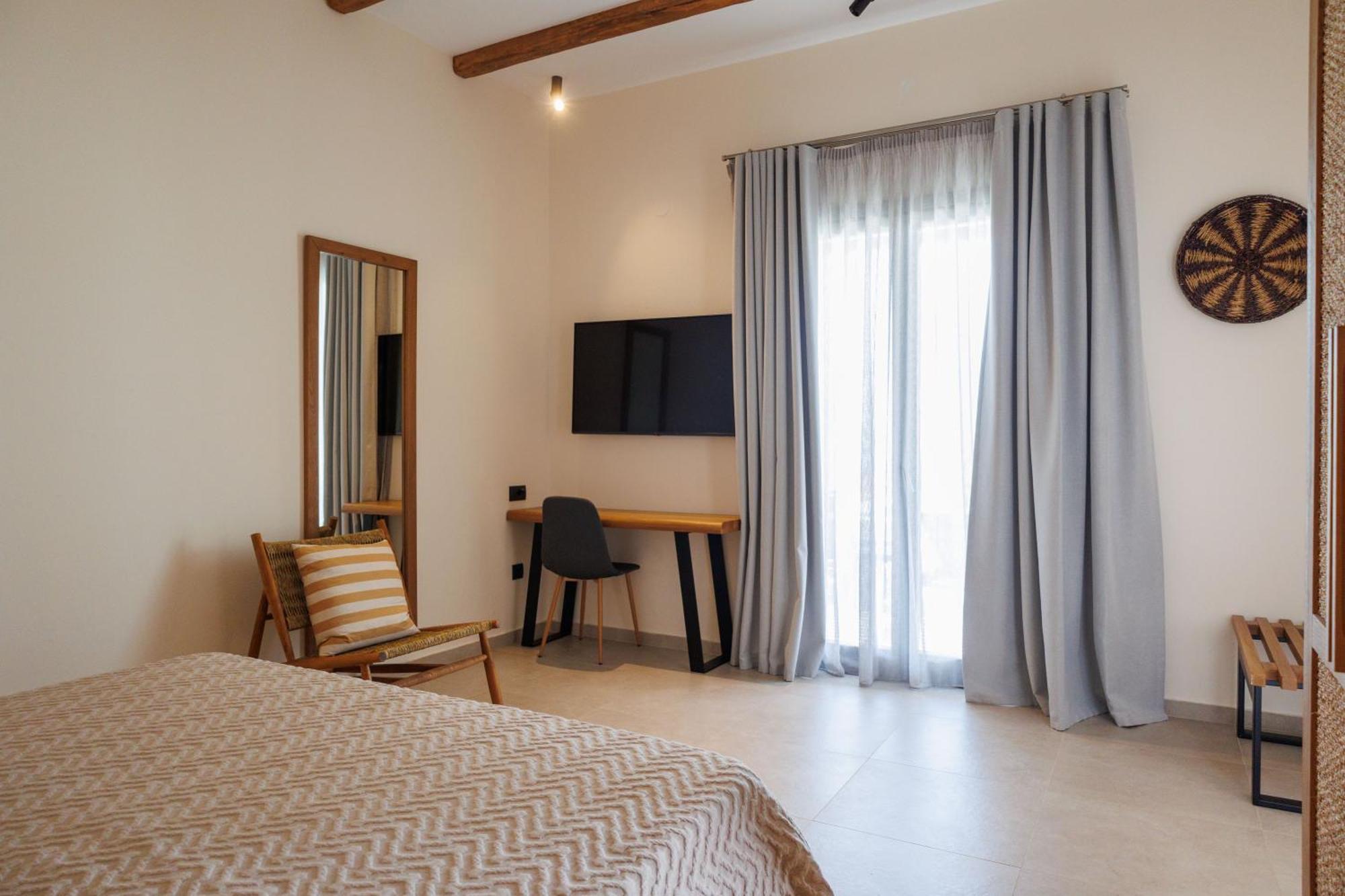 Petaloudes Sunset Suites Pounda Chambre photo